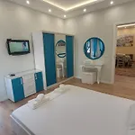 2br In Center Pedestrian Street Balcony Fast Wifi *