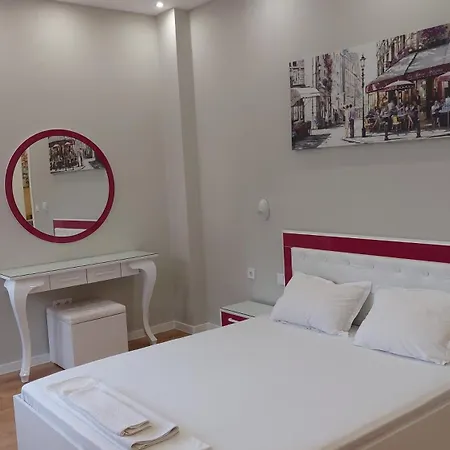 2br In Center Pedestrian Street Balcony Fast Wifi *