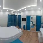 2br In Center Pedestrian Street Balcony Fast Wifi Διαμέρισμα
