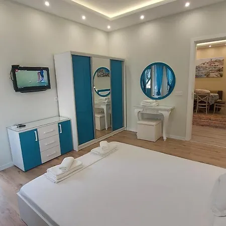 2br In Center Pedestrian Street Balcony Fast Wifi *