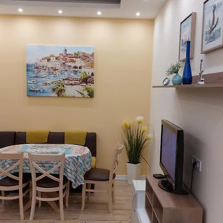 Pink & Blue - 2bdr With Balcony - Wi-fi * Βάρνα