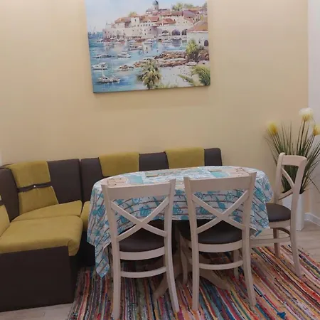 Pink & Blue - 2bdr With Balcony - Wi-fi Διαμέρισμα *