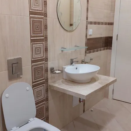 Apartament 2br In Center Pedestrian Street Balcony Fast Wifi Warna
