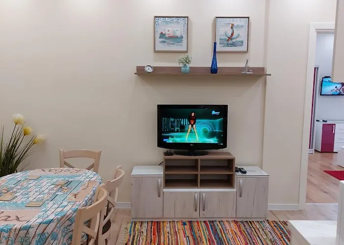 Apartment Pink & Blue - 2bdr With Balcony - Wi-fi Varna