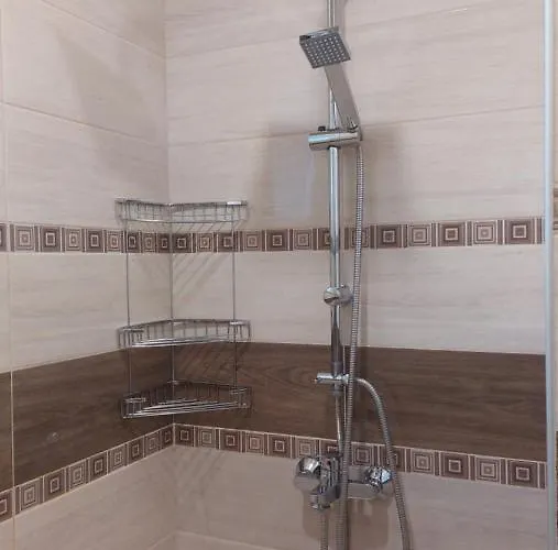 Pink & Blue - 2bdr With Balcony - Wi-fi