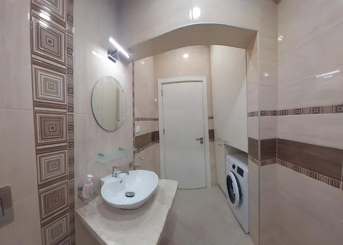 Pink & Blue - 2bdr With Balcony - Wi-fi Apartment *