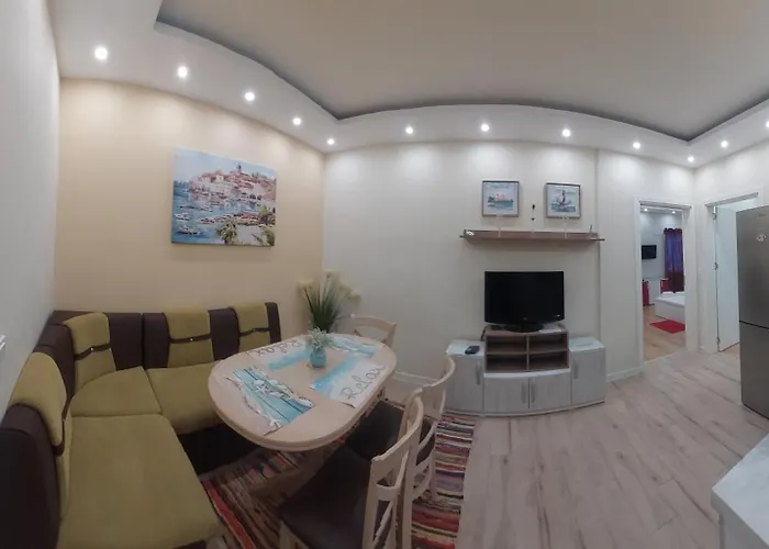 Pink & Blue - 2bdr With Balcony - Wi-fi Apartment Varna